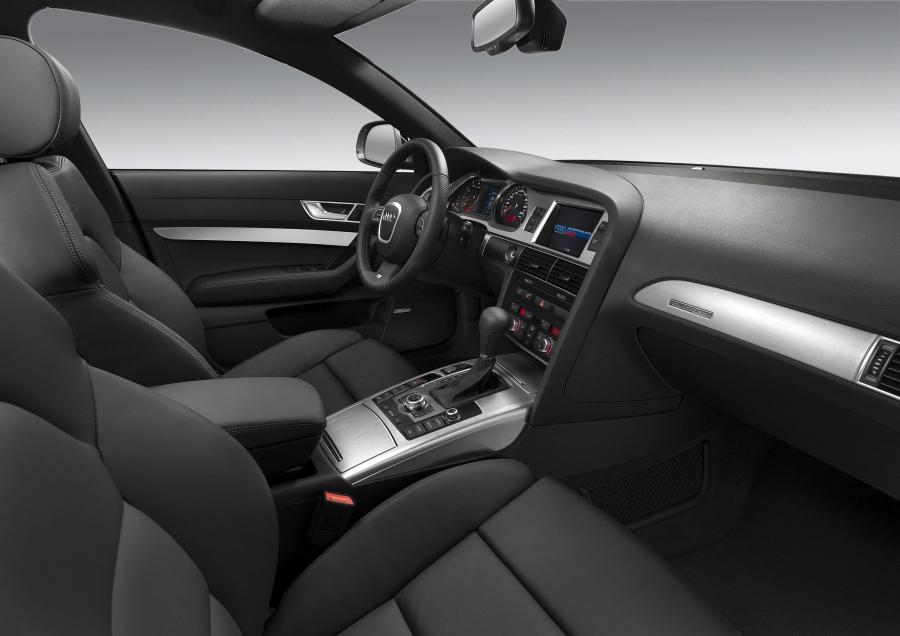 Интерьер Audi A6 3.0T Quattro S-Line Sedan (4F, C6) 2008 года  (фото 15 из 31)